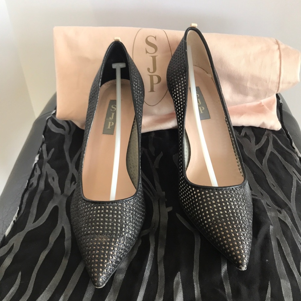 High heel shoes